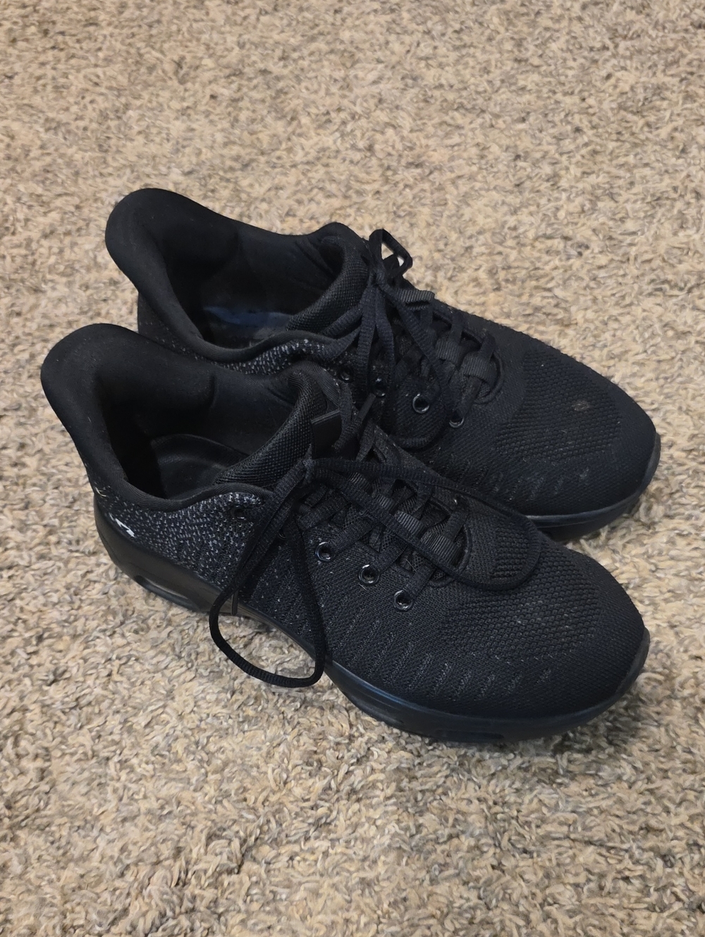 Amazon Black Women's Knit Lace-Up Sneakers